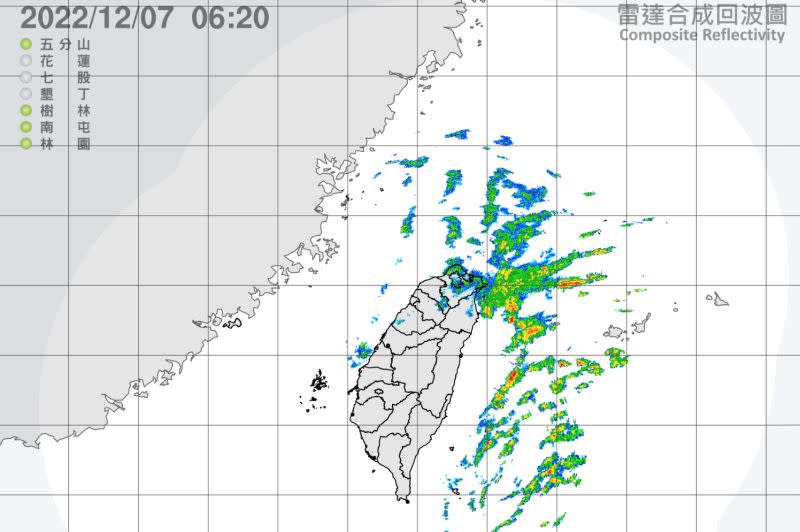 ▲台灣東北側近海水氣偏多，基隆北海岸、東北部地區及大台北山區並有局部大雨發生的機率。（圖／翻攝自中央氣象局）