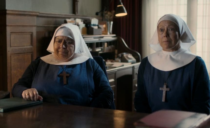 Miriam Margolyes and Jenny Agutter in Call the Midwife