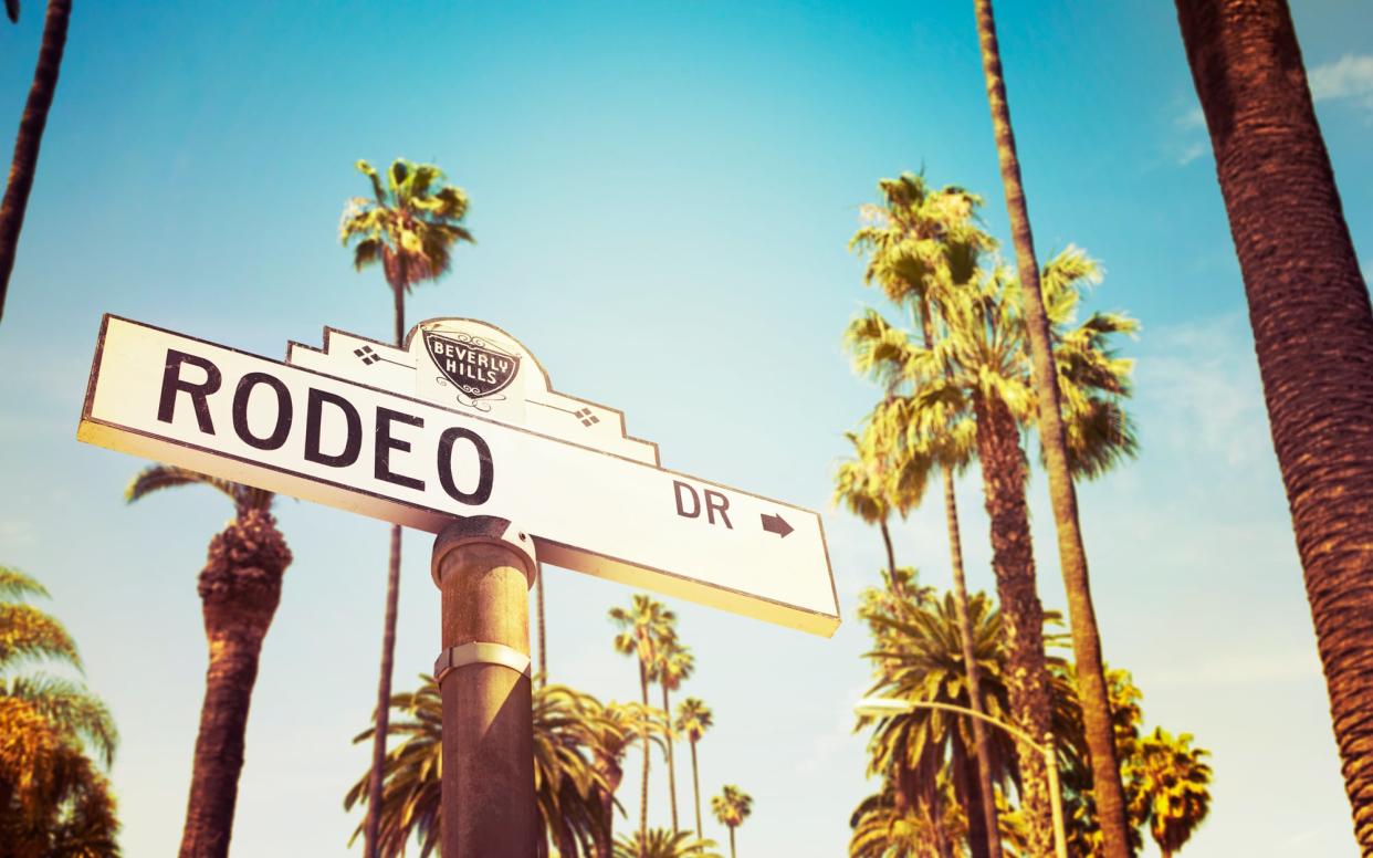 A trip to Rodeo Drive, famous for its high-end fashion houses and designer boutiques, is a must when visiting Beverly Hills - LPETTET