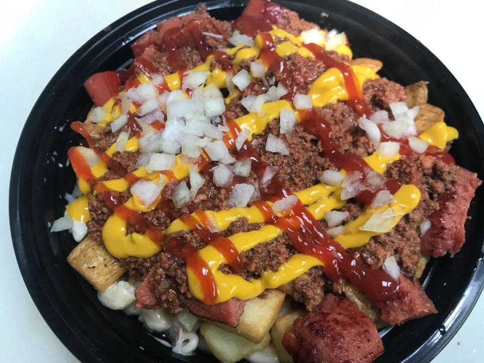 The Garbage Truck food truck, known for its Rochester-based “Trash Plates” and hot meat sauce, is opening a storefront at 1540 West Boulevard in Charlotte.