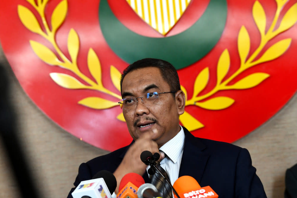 Kedah MB Muhammad Sanusi Md Nor told MIC and DAP critics to work to build harmony rather than stoke discord. — Bernama pic