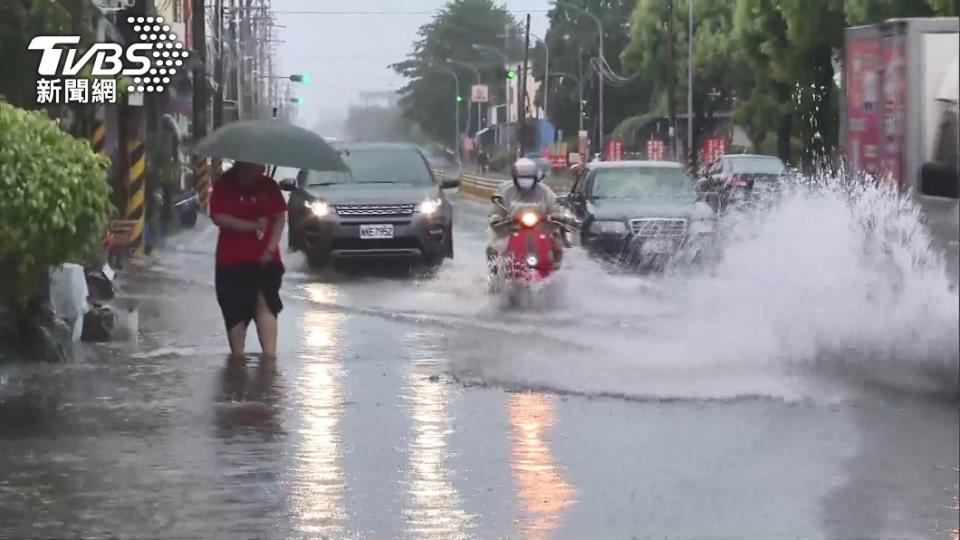 今慎防雷雨。（示意圖，與本文無關／TVBS資料畫面）