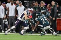 <p>New England Patriots’ Chris Hogan in action with Philadelphia Eagles’ Corey Graham. REUTERS/Chris Wattie </p>