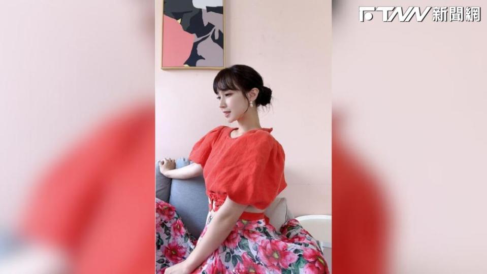 小薰從《我愛黑澀會》出道以來，大多都以甜美造型亮相。（圖／「estherxun」IG）