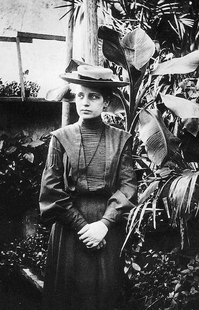 Lise Meitner, the accomplished physicist who discovered nuclear fission. <a href="https://commons.wikimedia.org/wiki/File:Lise_Meitner12.jpg" rel="nofollow noopener" target="_blank" data-ylk="slk:MaterialScientist/Wikimedia Commons;elm:context_link;itc:0;sec:content-canvas" class="link ">MaterialScientist/Wikimedia Commons</a>