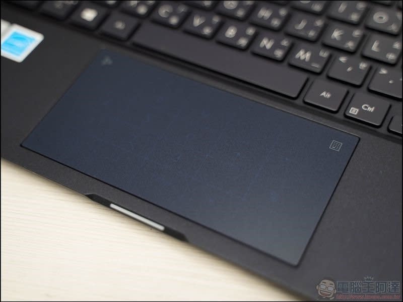 ASUS ExpertBook B9 (B9450) 開箱