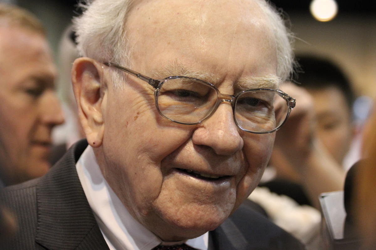 This Ridiculously Low cost Warren Buffett Inventory Might Make You Richer