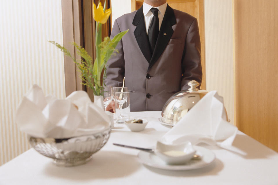 Frühstück aufs Zimmer - diesen Service bieten viele Hotels. (Bild: Getty Images)