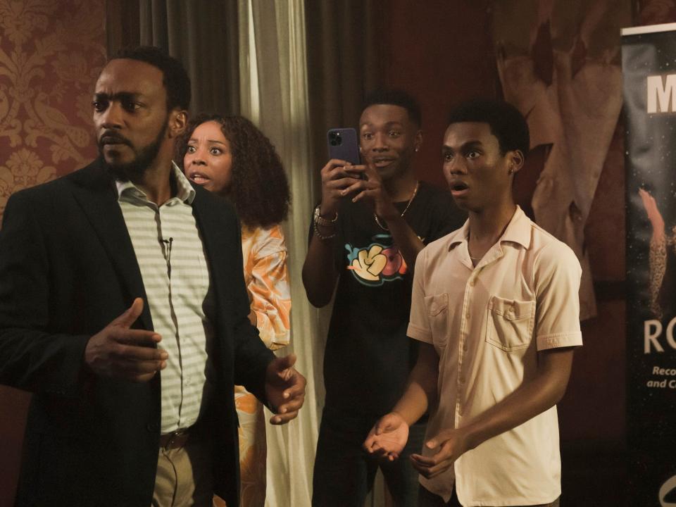 Anthony Mackie, Erica Ash as Melanie, Niles Fitch, and Jahi Winston in "We Have A Ghost."