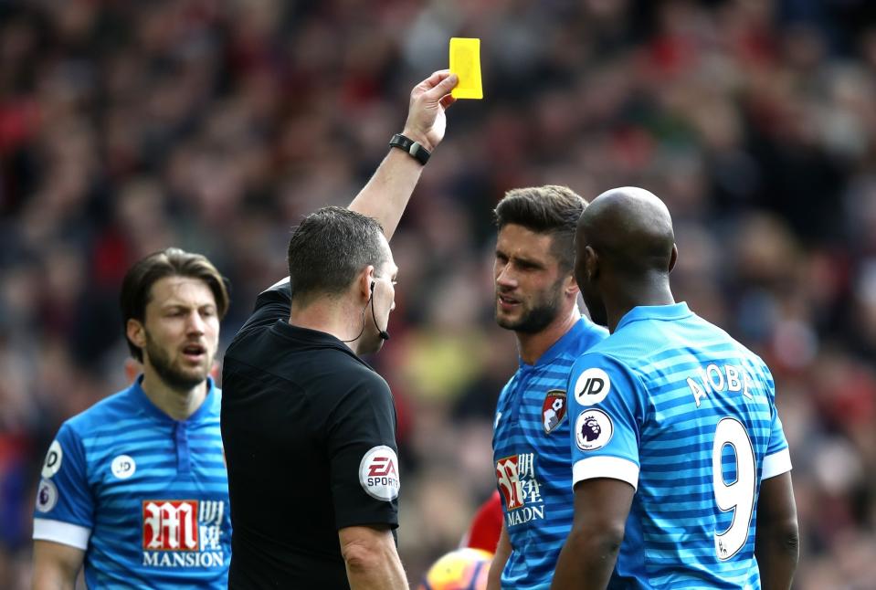 Referee Kevin Friend yellow cards Andrew Surman