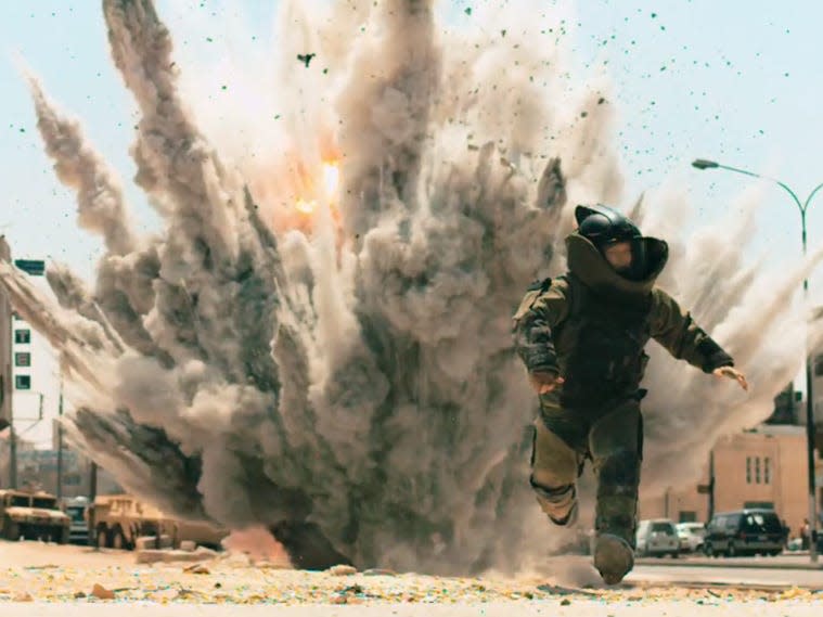 hurt locker trailer bomb explosion