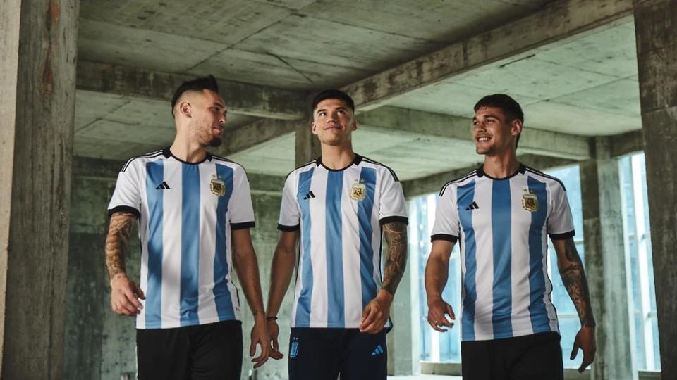 La Selección Argentina presentó su camiseta oficial para el Mundial Qatar 2022