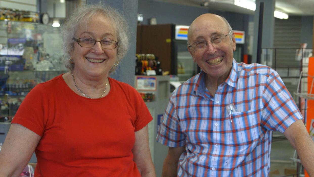 Karen and Barry Mason, the proprietors of Circus of Books. (Photo: Netflix)