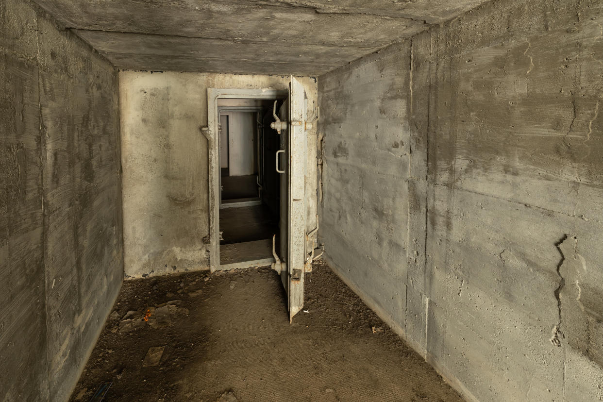 Hinter einer versteckten Metalltür fand ein Paar in Iowa einen geheimen Raum. (Symbolfoto: Getty Images)