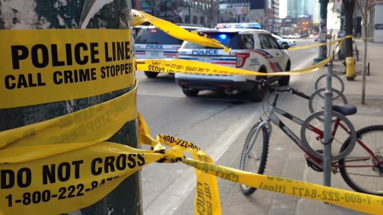 Man injured in stabbing downtown may have walked short distance before being found by police