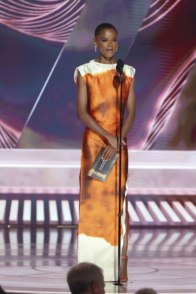 Letitia Wright con un vestido en tres tonos de Prada