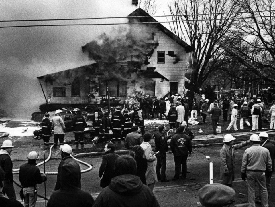 A twin-engine Cessna 411 carrying four Chicago FBI agents, a retired Chicago policeman and an admitted bank embezzler crashed into a bookstore in downtown Montgomery on Dec. 16, 1982, killing all aboard.