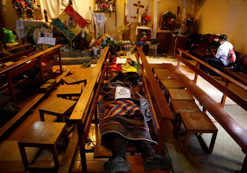 Los cuerpos de manifestantes fallecidos, en la iglesia de San Francisco en Senkata, Bolivia