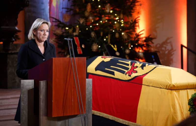 Christine Strobl, daughter of Wolfgang Schauble, speaks at the funeral service for Wolfgang Schauble. Philipp von Ditfurth/dpa