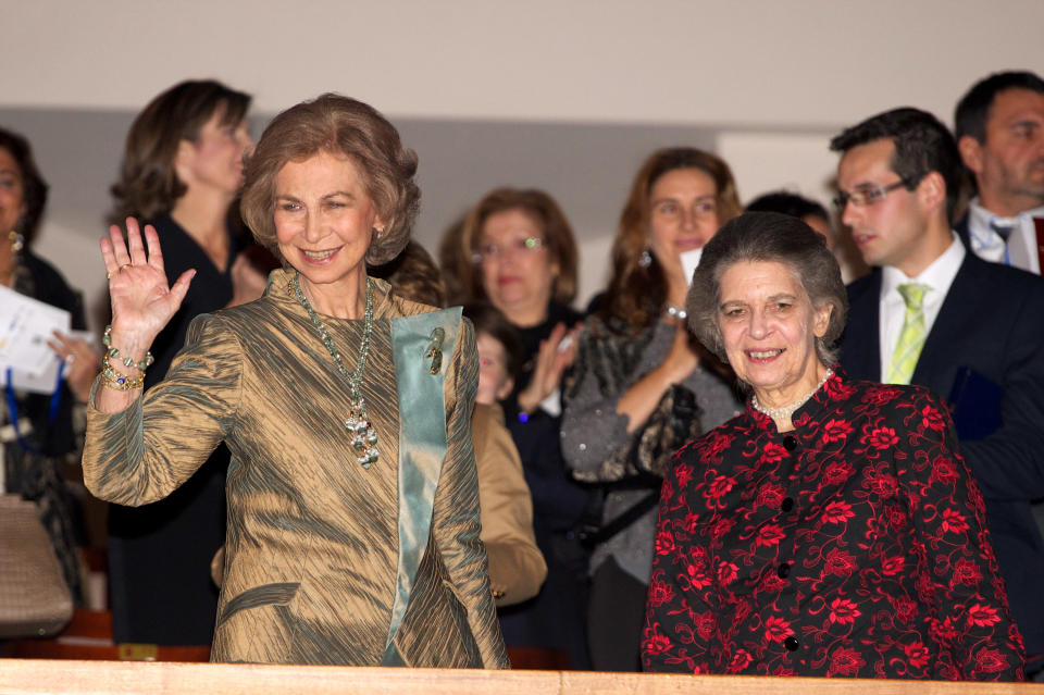 MADRID, SPAIN - NOVEMBER 06:  Queen Sofia of Spain (L) and her sister Princess Irene de Grecia (R) attend the 