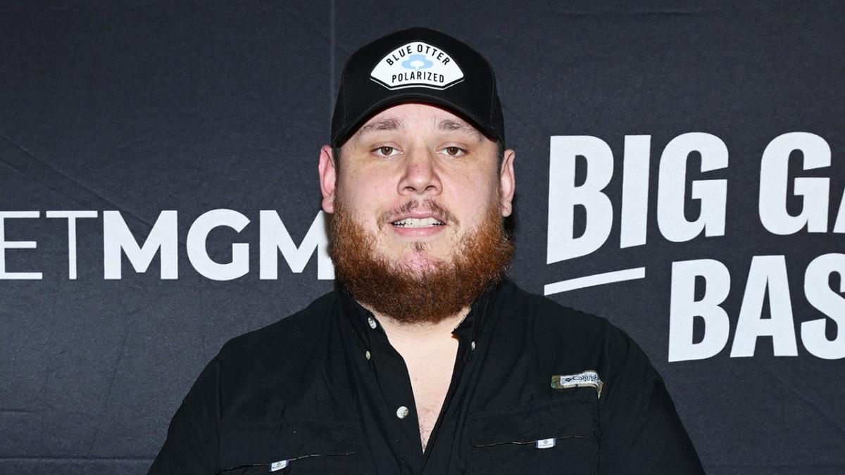 Luke Combs, Megan Moroney and Wallen Lead 2024 ACM Award