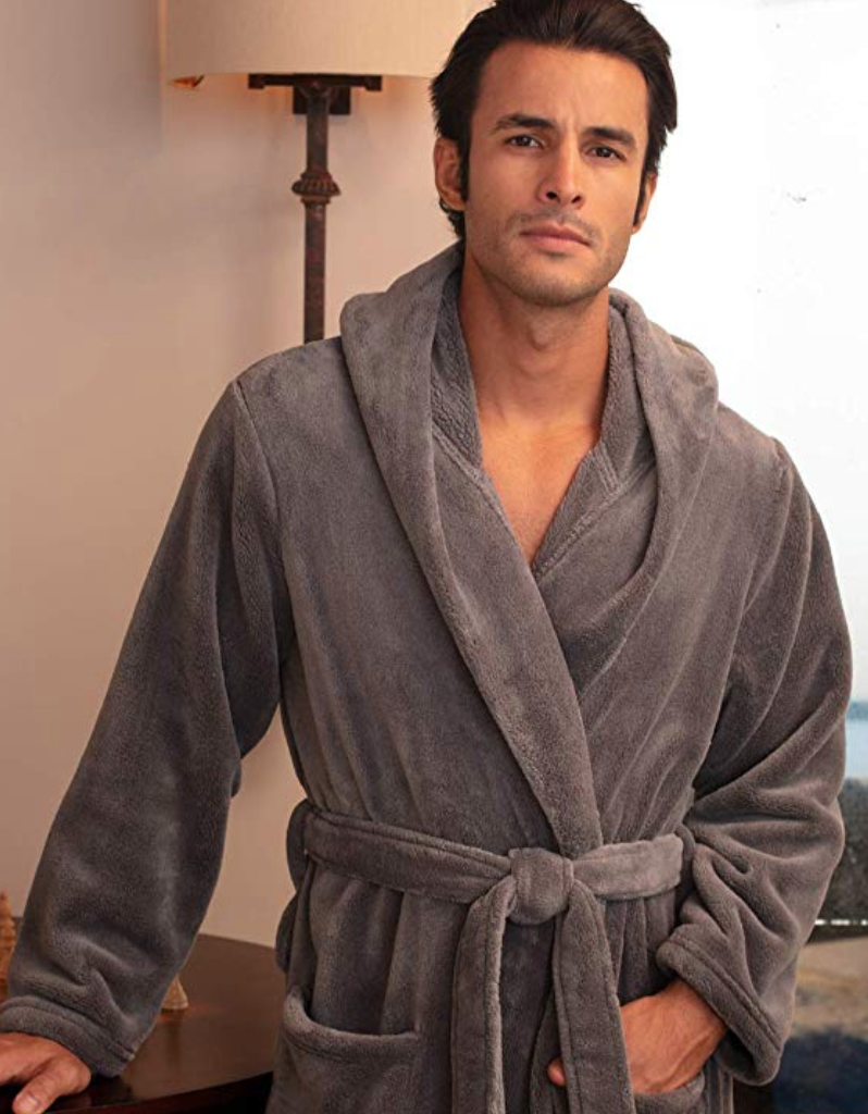 Alexander Del Rossa Men's Plush Fleece Robe with Hood. (Photo: Amazon)