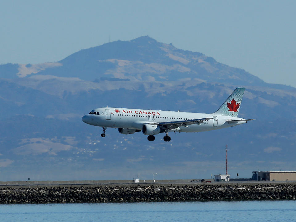 Platz 20: Die 1937 gegründete Air Canada ist die größte kanadische Fluggesellschaft. Sie umfasst um die 26.000 Mitarbeiter und 174 Maschinen. Im Jacdec-Ranking eröffnet sie die Top 20. Nur folgende Airlines sind noch sicherer. (Bild-Copyright: Jeff Chiu/AP Photo)