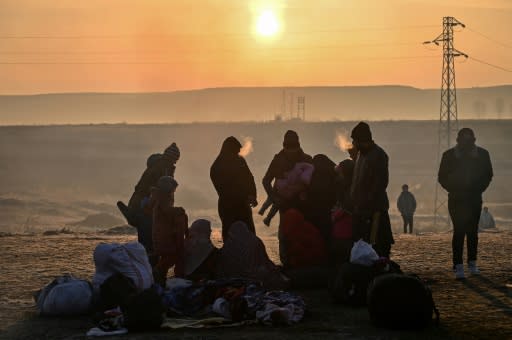 Migrants waited near the Meritsa river, near Edirne, Turkey, to take a boat to attempt to enter Greece