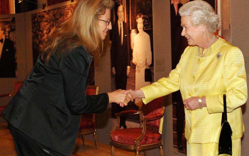 Queen Elizabeth II with Annie Leibovitz in 2007