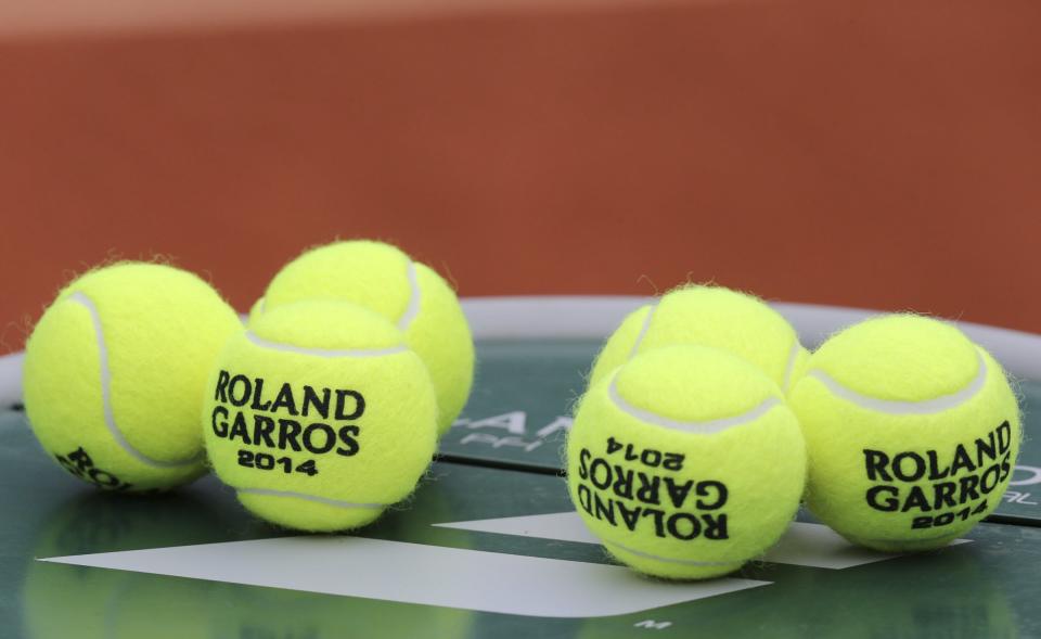 Tennis balls