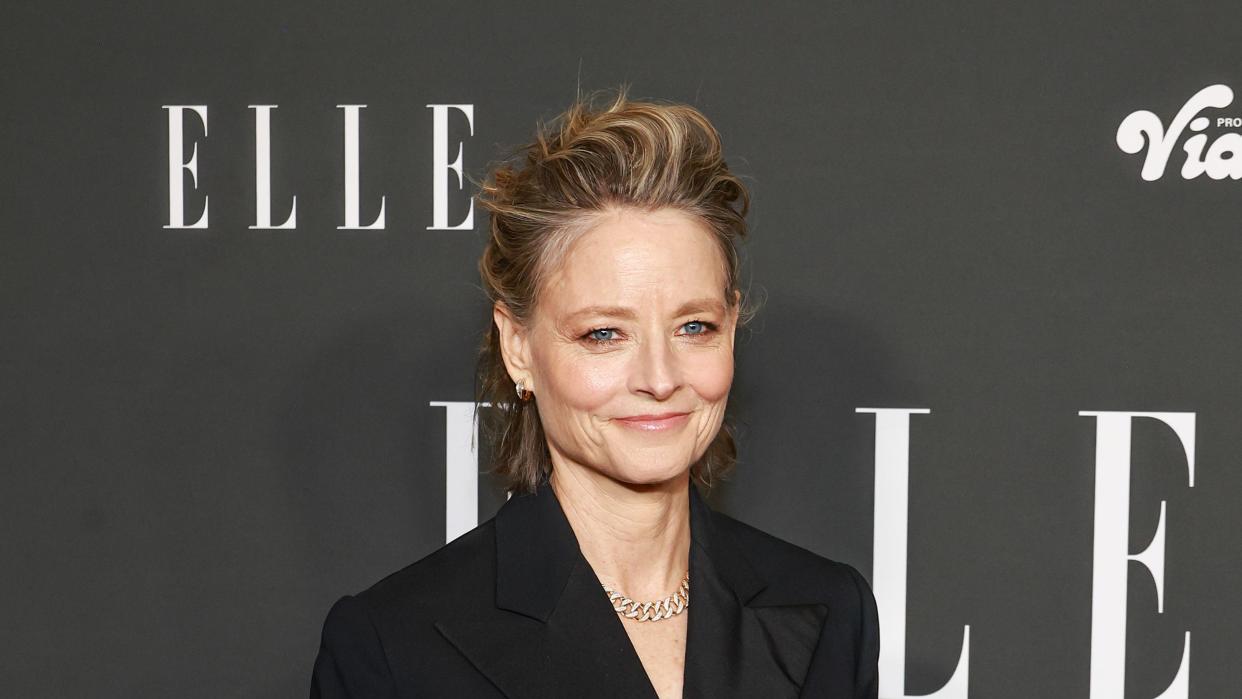 jodie foster at elle's 2023 women in hollywood celebration presented by ralph lauren, harry winston and viarae