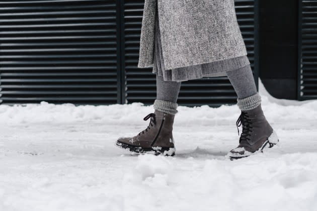 12 Black Lace-Up Winter Boots for Women