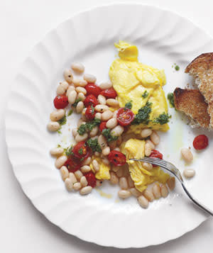 Scrambled Eggs With Beans, Tomatoes, and Pesto