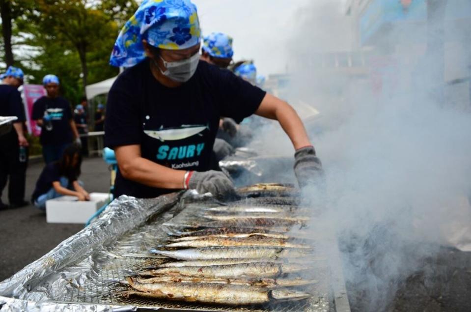 烤秋刀魚體驗示意圖。圖/高雄市政府提供