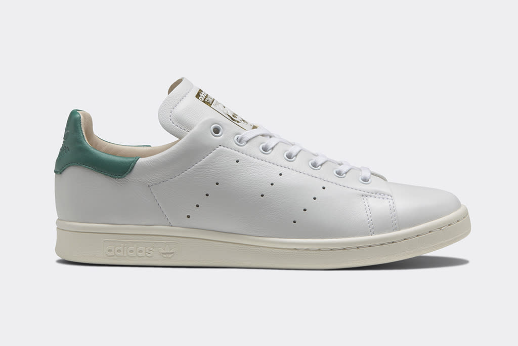 How To Wear Stan Smith Sneakers On A Date - SHEfinds