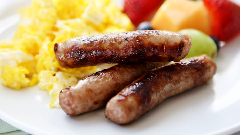 breakfast sausages with eggs