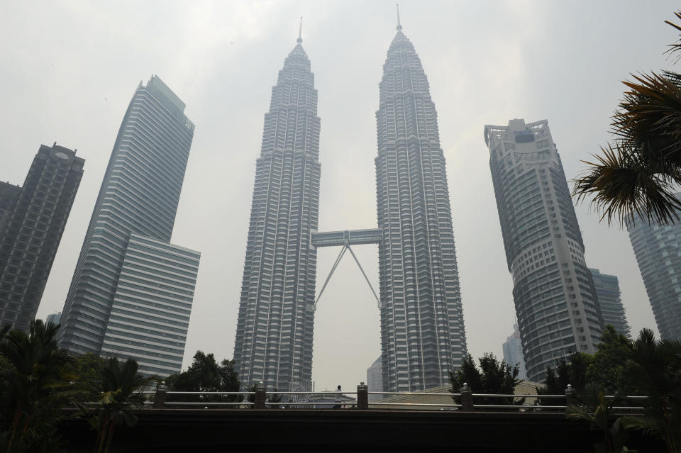 "Johnson" and "Johnson"? Malaysia's Petronas Twin Towers in Kuala Lumpur proudly rise 452 meters above street level. 