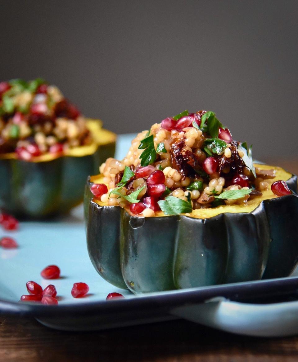 Stuffed acorn squash