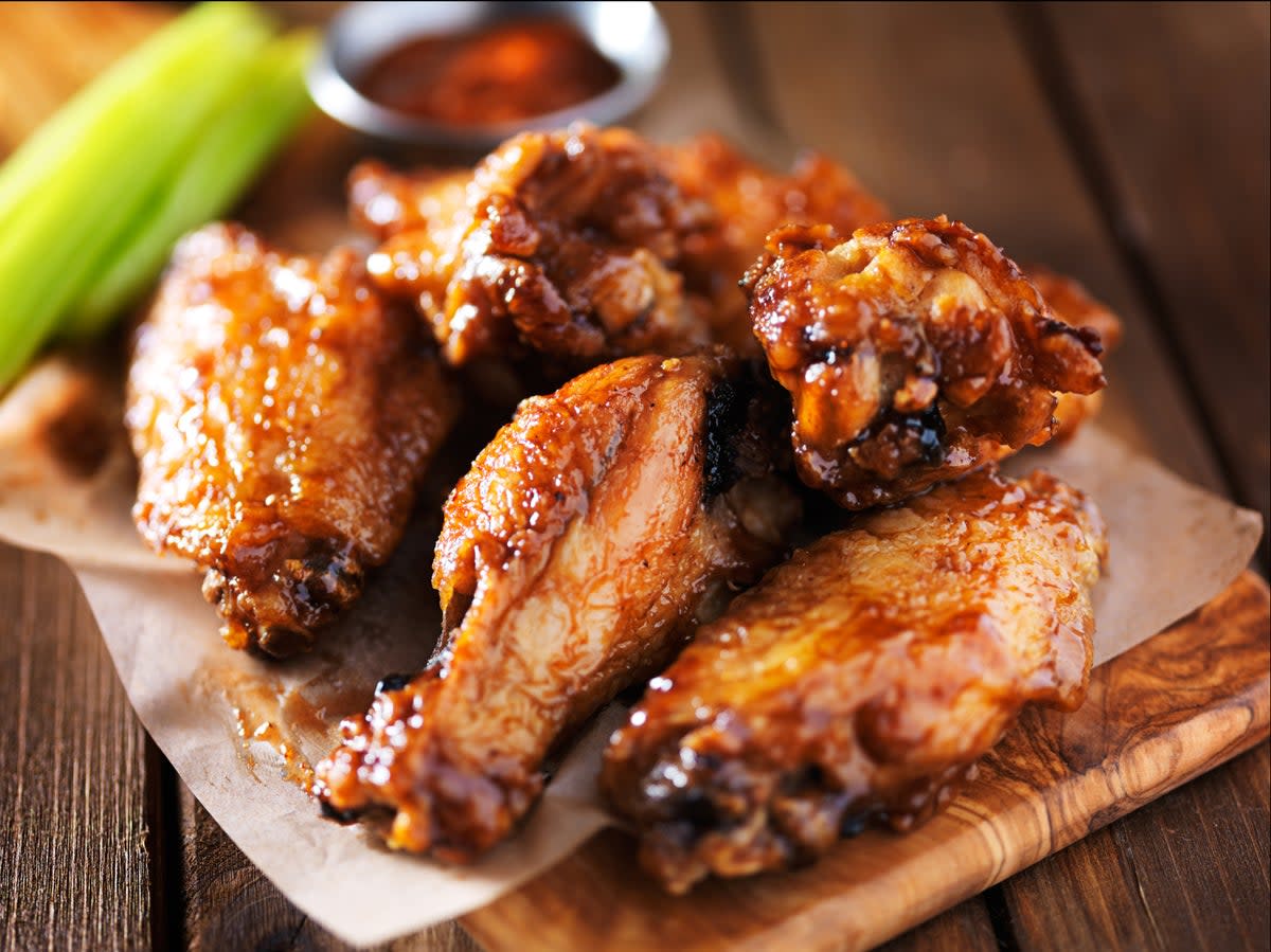 Bottomless chicken wings as a substantial meal? Some pubs think so (Getty Images/iStockphoto)