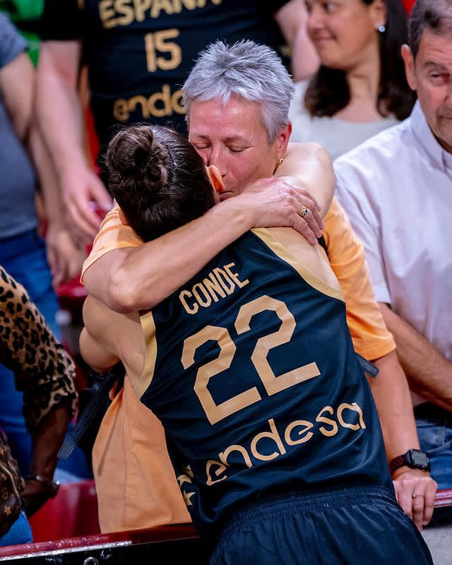 María Conde con su madre