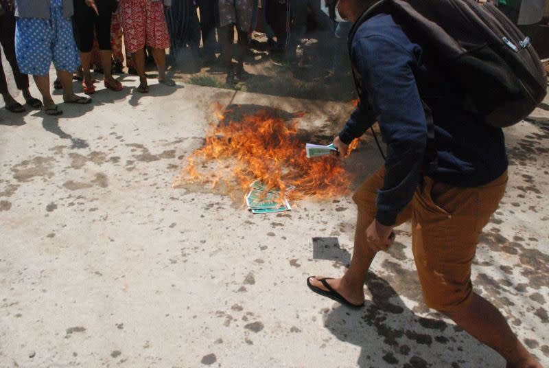 Protest against the military coup, in Launglon township