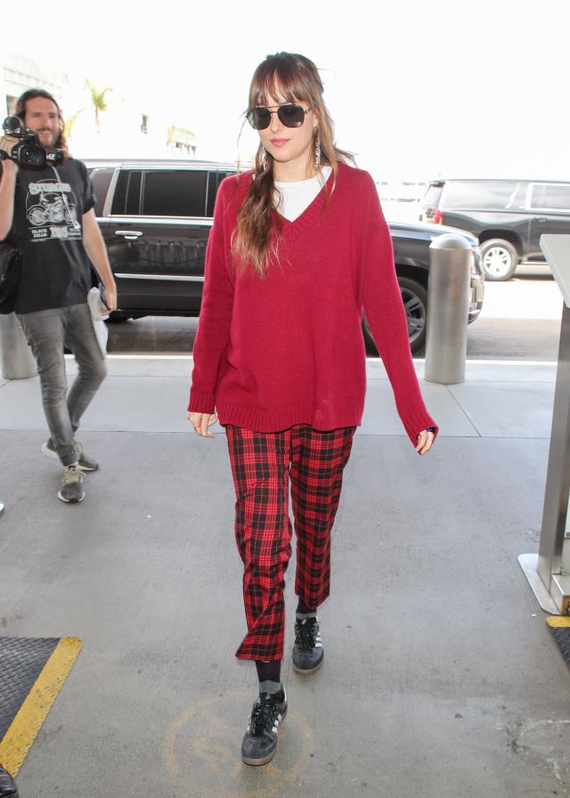 6 Airport Outfits Inspired By Gigi Hadid, Angelina Jolie, and More Celebs