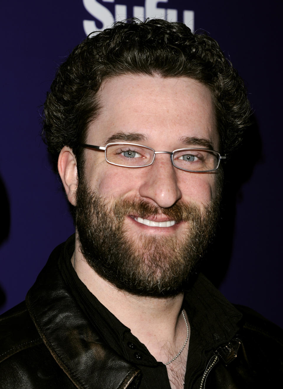 ARCHIVO - En esta foto del 24 de enero de 2011, Dustin Diamond asiste al estreno de SYFY de "Mega Python vs. Gatoroid" en el Teatro Ziegfeld de Nueva York. Diamond comenzó un tratamiento de quimioterapia tras ser diagnosticado con cáncer, informó su representante. El coprotagonista de "Saved by the Bell" fue hospitalizado a principios de enero de 2021 en Florida. La semana pasada, su equipo reveló que padece cáncer. (AP Foto/Peter Kramer, Archivo)