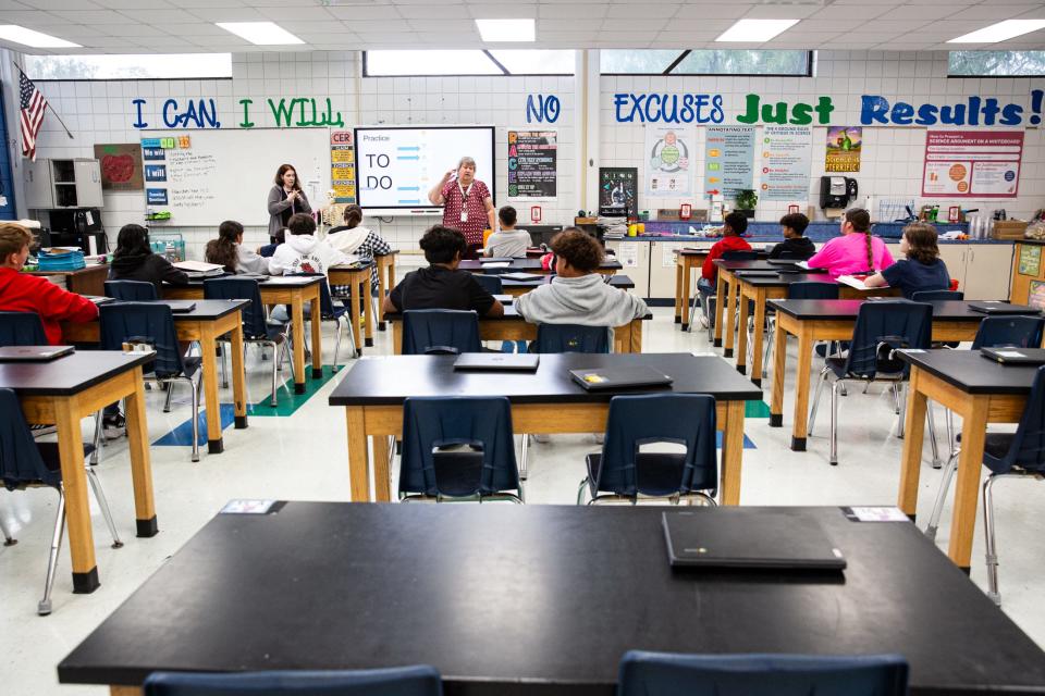 Cynthia Hopkins teaches science hearing impaired students at Kaffie Middle School on Monday, Oct. 2, 2023, in Corpus Christi, Texas.