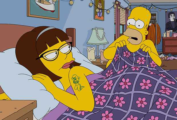 The Simpsons Premiere Ep Explains Homer And Marges Mind Bending Split 