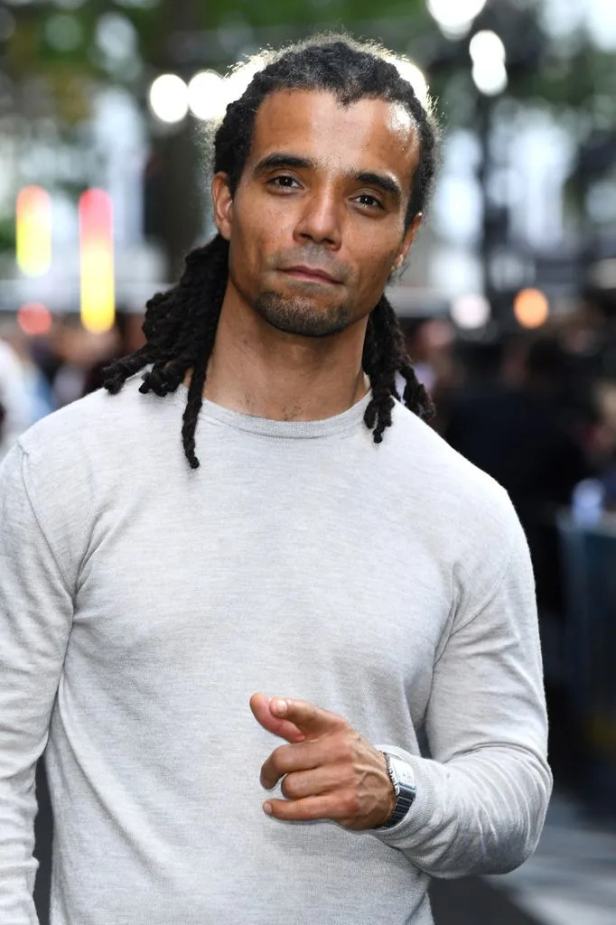 Akala es un rapero británico con quien se ha relacionado a Angelina Jolie.