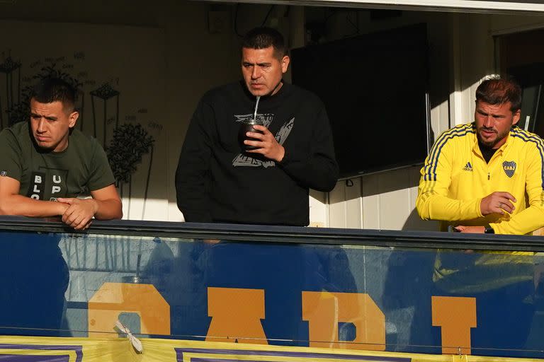 Infaltable el mate en el palco para seguir a Boca, como en este encuentro frente a Aldosivi