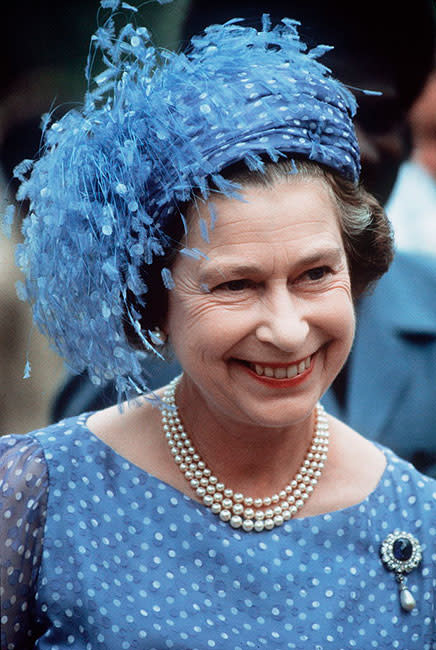 queen-elizabeth-maria-feodorovna-sapphire-brooch