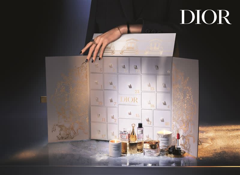 A11全台首賣DIOR「迪奧杜樂麗花園 限量版彩妝」系列，推薦價1,100元起。（圖／新光三越提供）