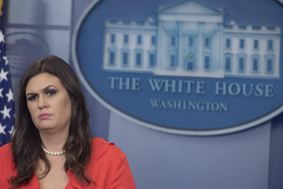 At Tuesday's&nbsp;briefing, White House Press Secretary Sarah Huckabee Sanders&nbsp;defended President Trump by citing the poor poll numbers of his&nbsp;GOP critics. (Photo: SAUL LOEB via Getty Images)